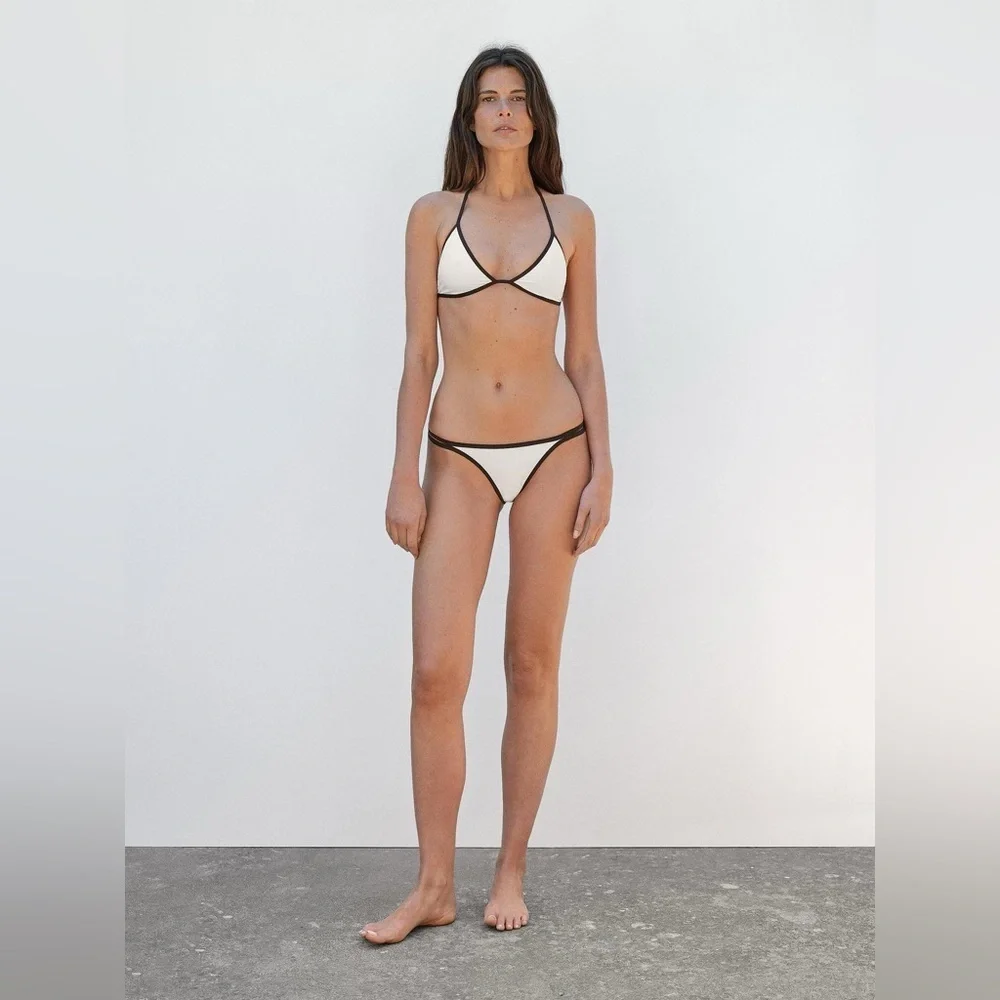 NWOT. Massimo Dutti White Contrast Double Strap Bikini Bottoms. Size M.
